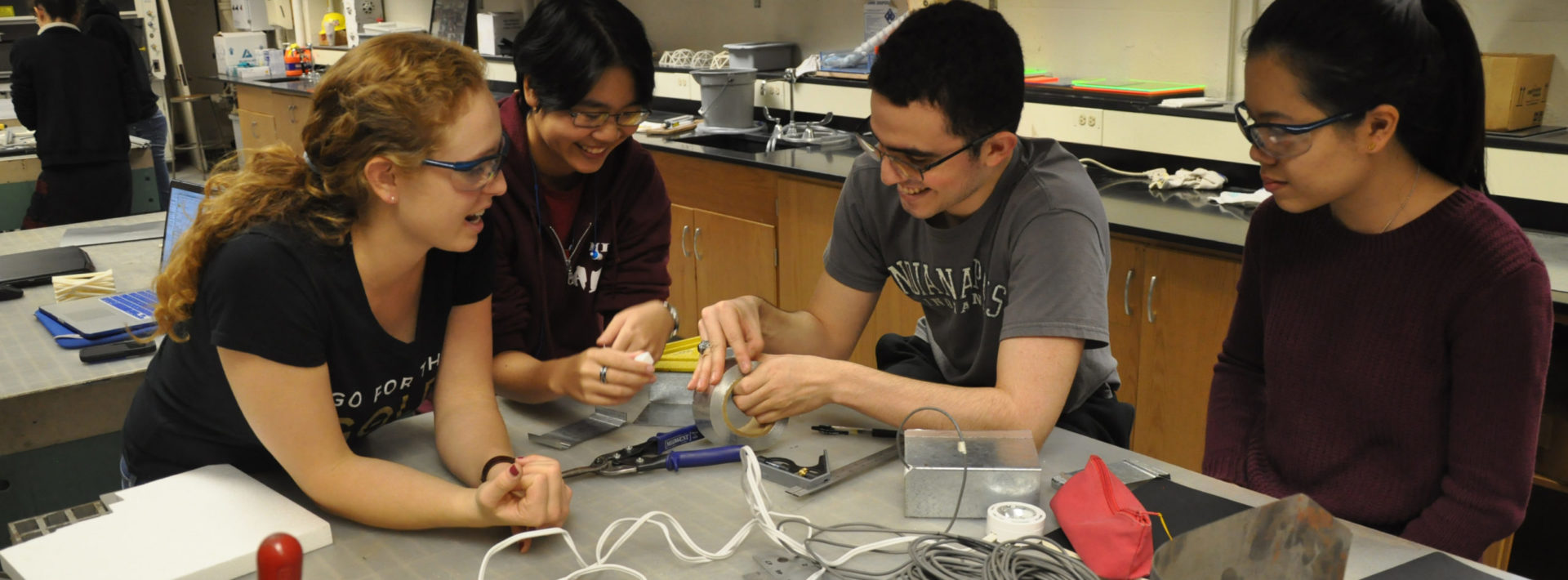 Project-based lab class equips students with skills for a lifetime: A look into 1.101