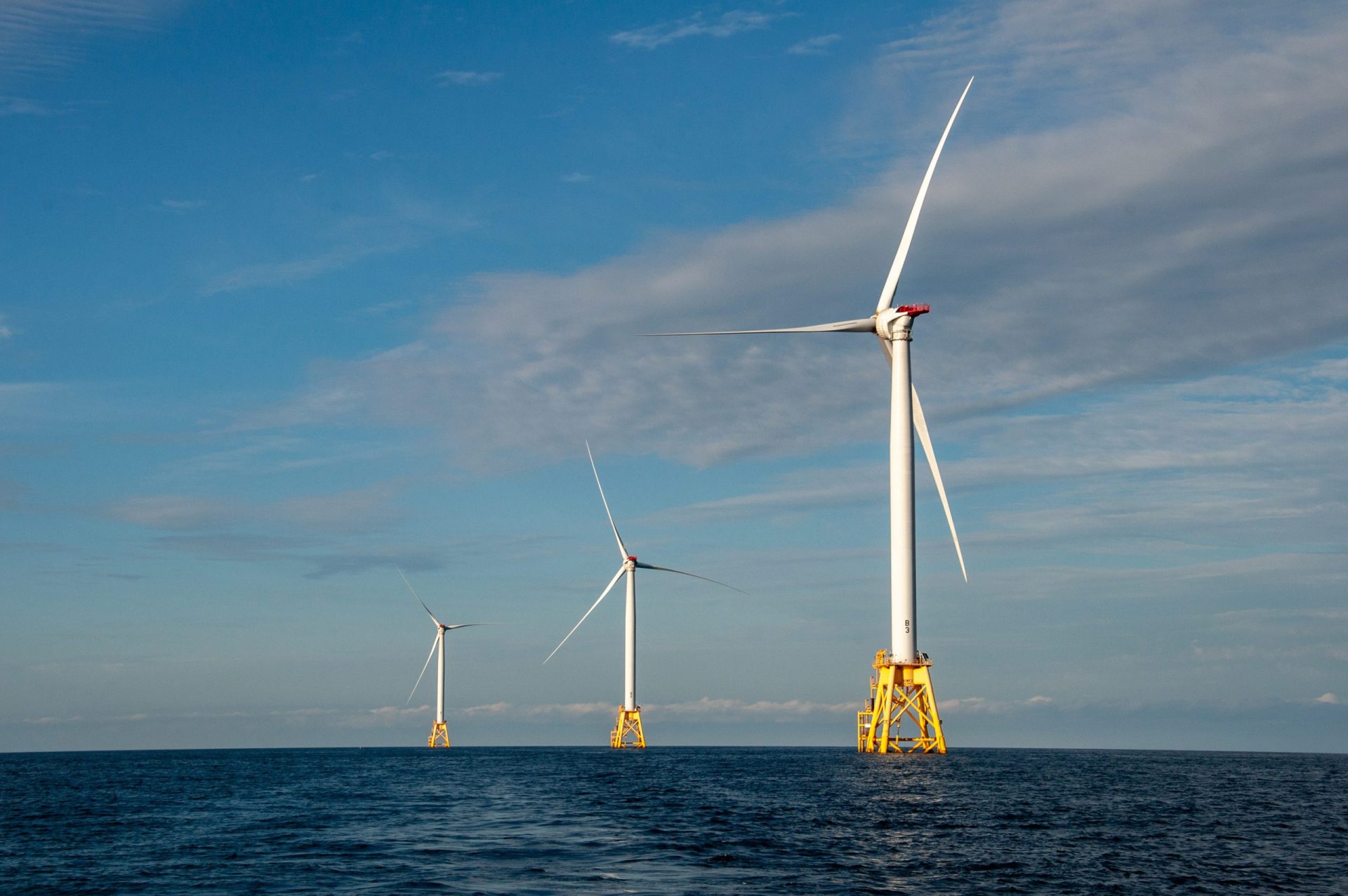 MIT engineers’ new theory could improve the design and operation of wind farms